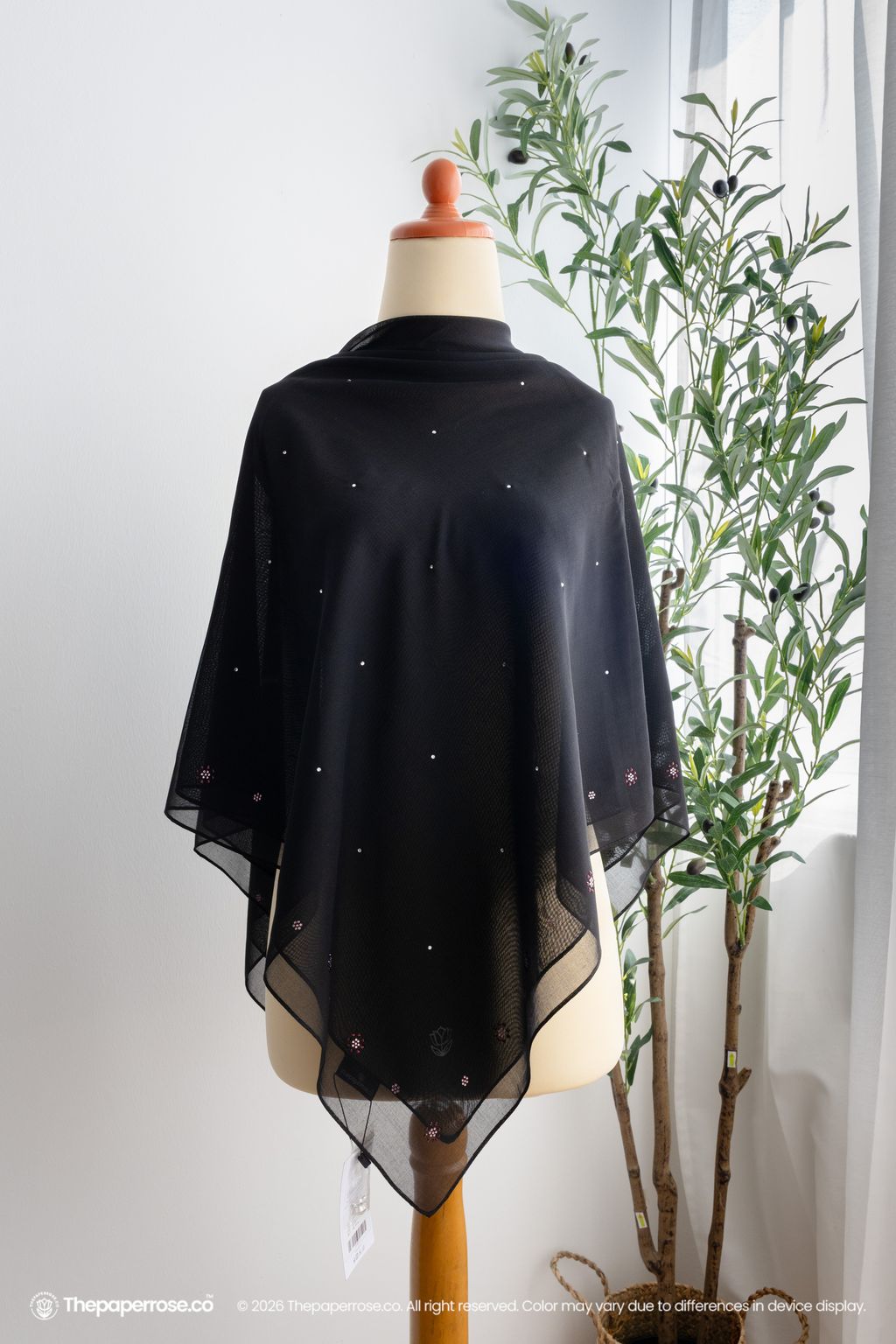 DSC08512 FULL RES AMORA BLACK