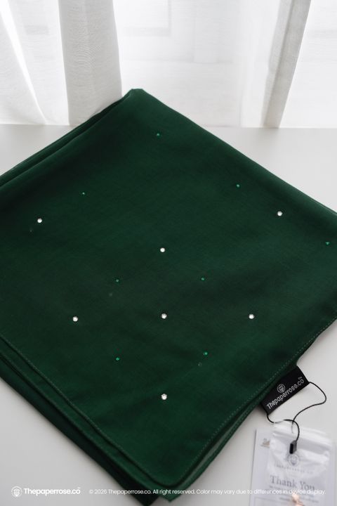 DSC08580 FULL RES CECILY EMERALD