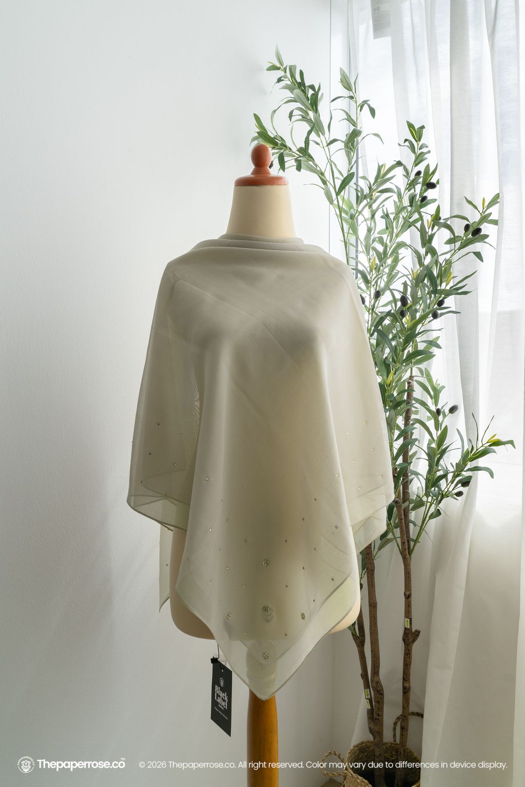 DSC07796 FULL RES DELILAH OYSTER GRAY