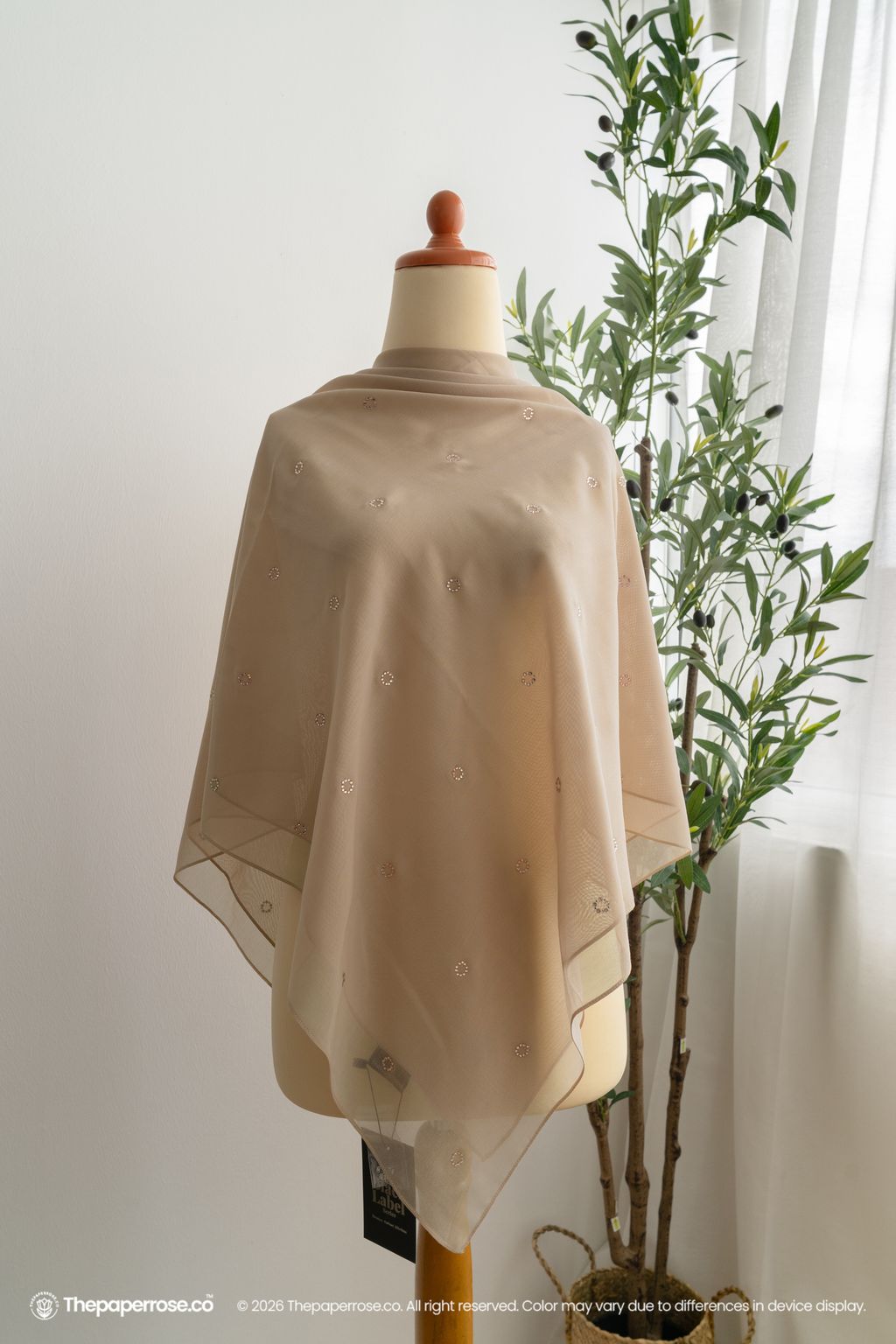 DSC07988 FULL RES OLIVRA MUTED ROSEWOOD