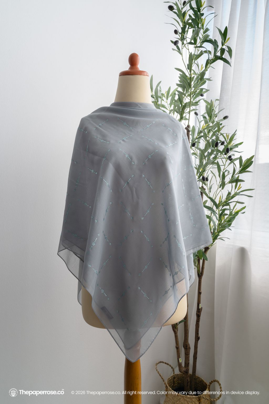 DSC08057 FULL RES ERYNNE THUNDER BLUE