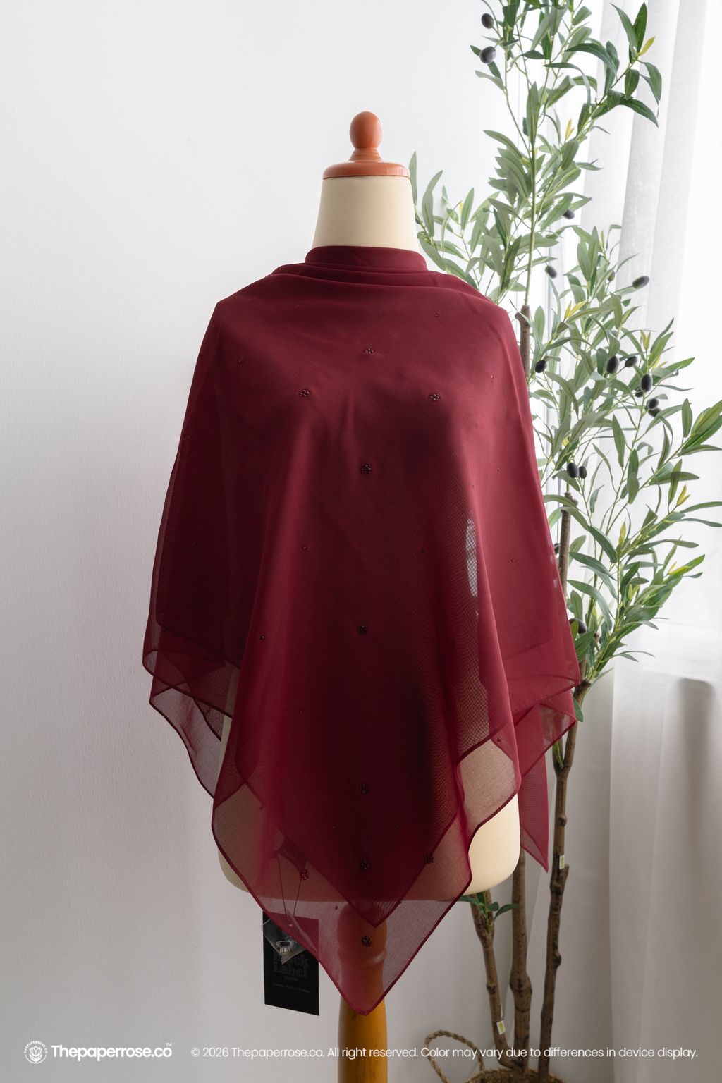 DSC08166 FULL RES DELILAH DARK CHERRY