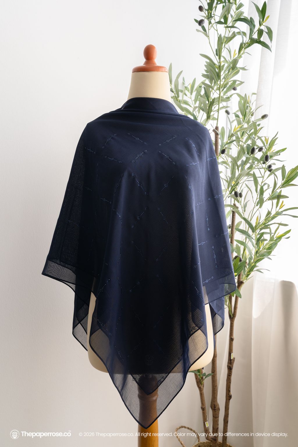 DSC08178 FULL RES ERYNNE BLUE BLACK