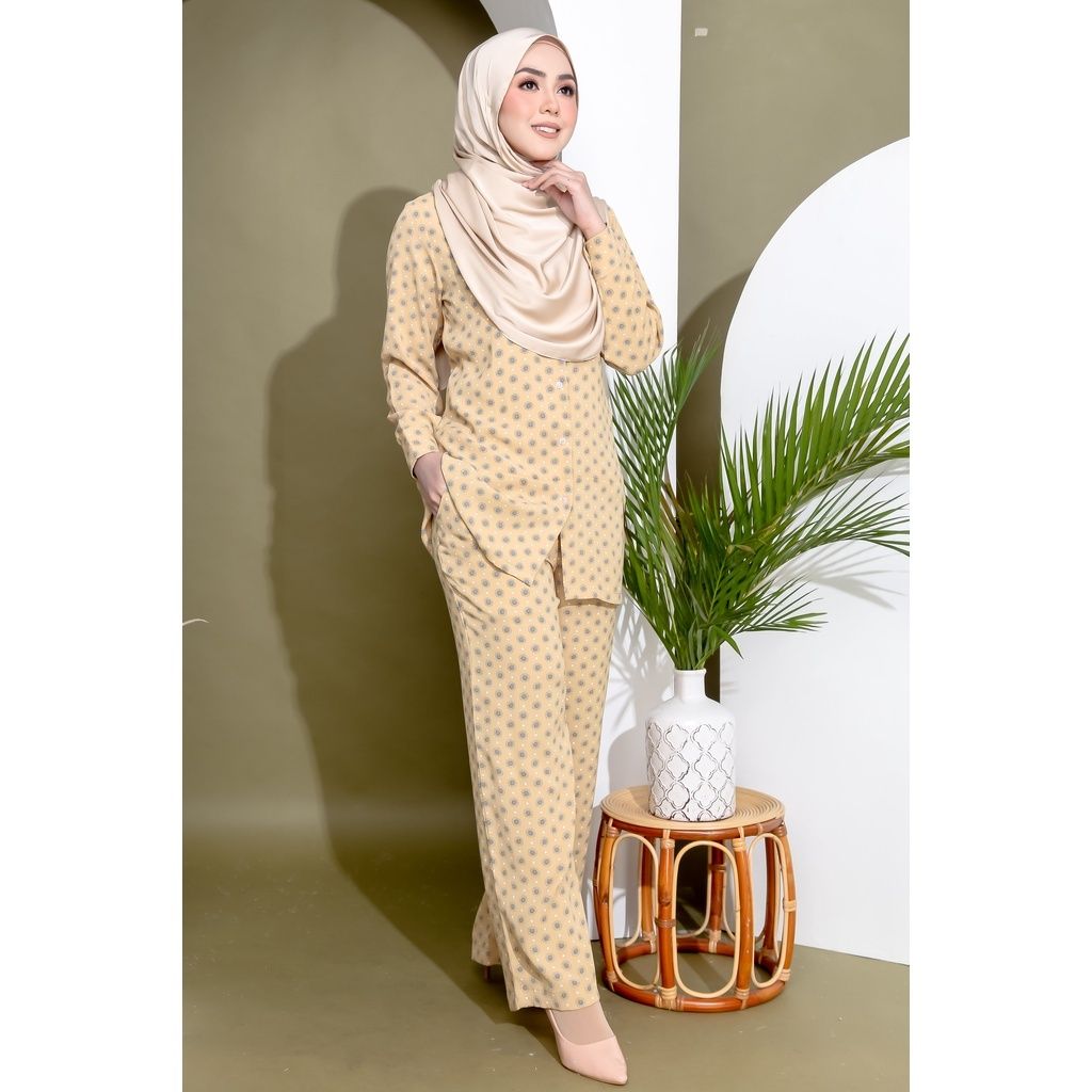 02a16643642cffc6a1d5df66edd90edd