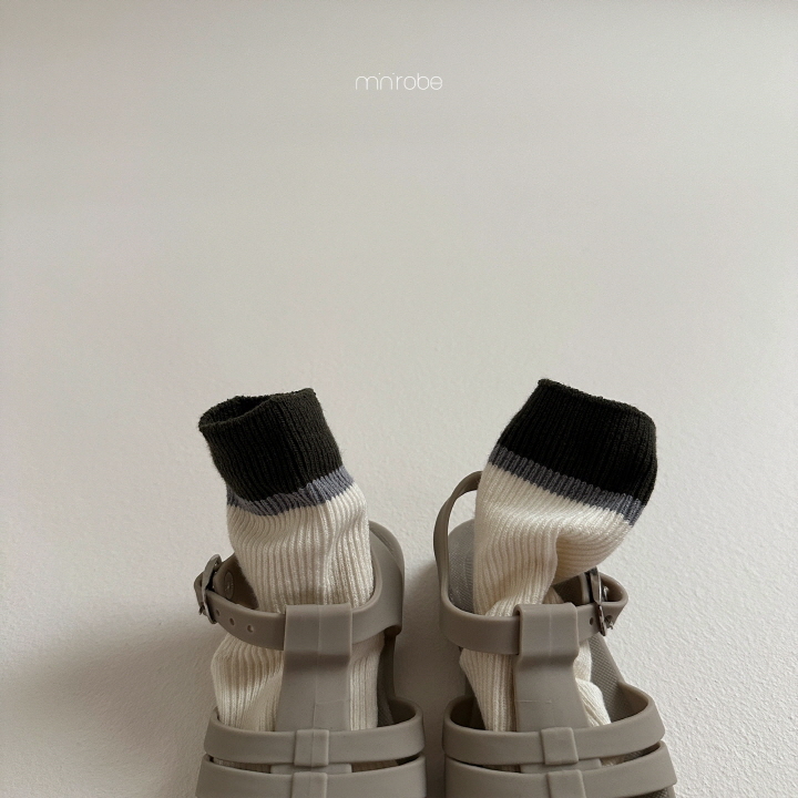 2573995_detail_11
