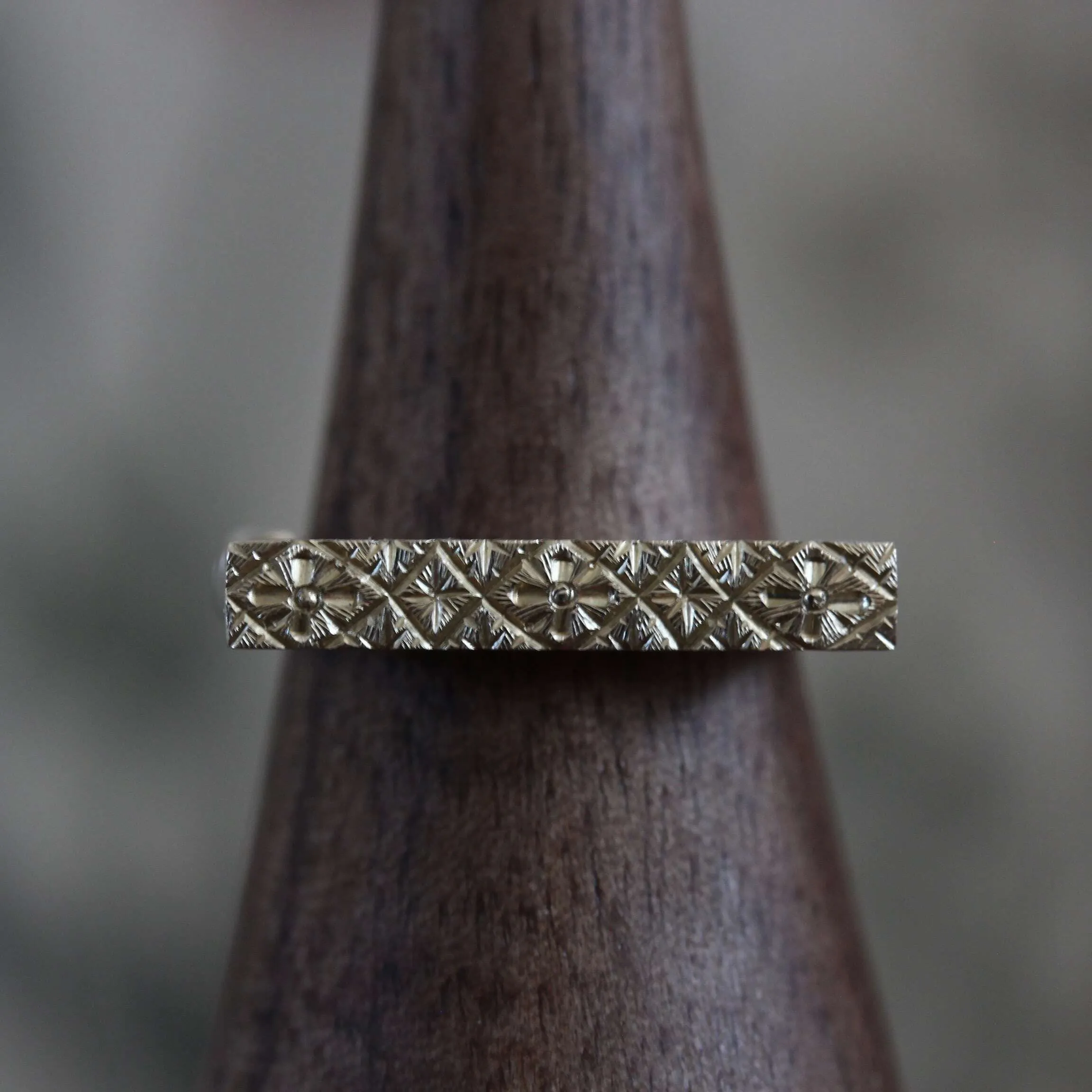 K10 Ponte pinky ring 1