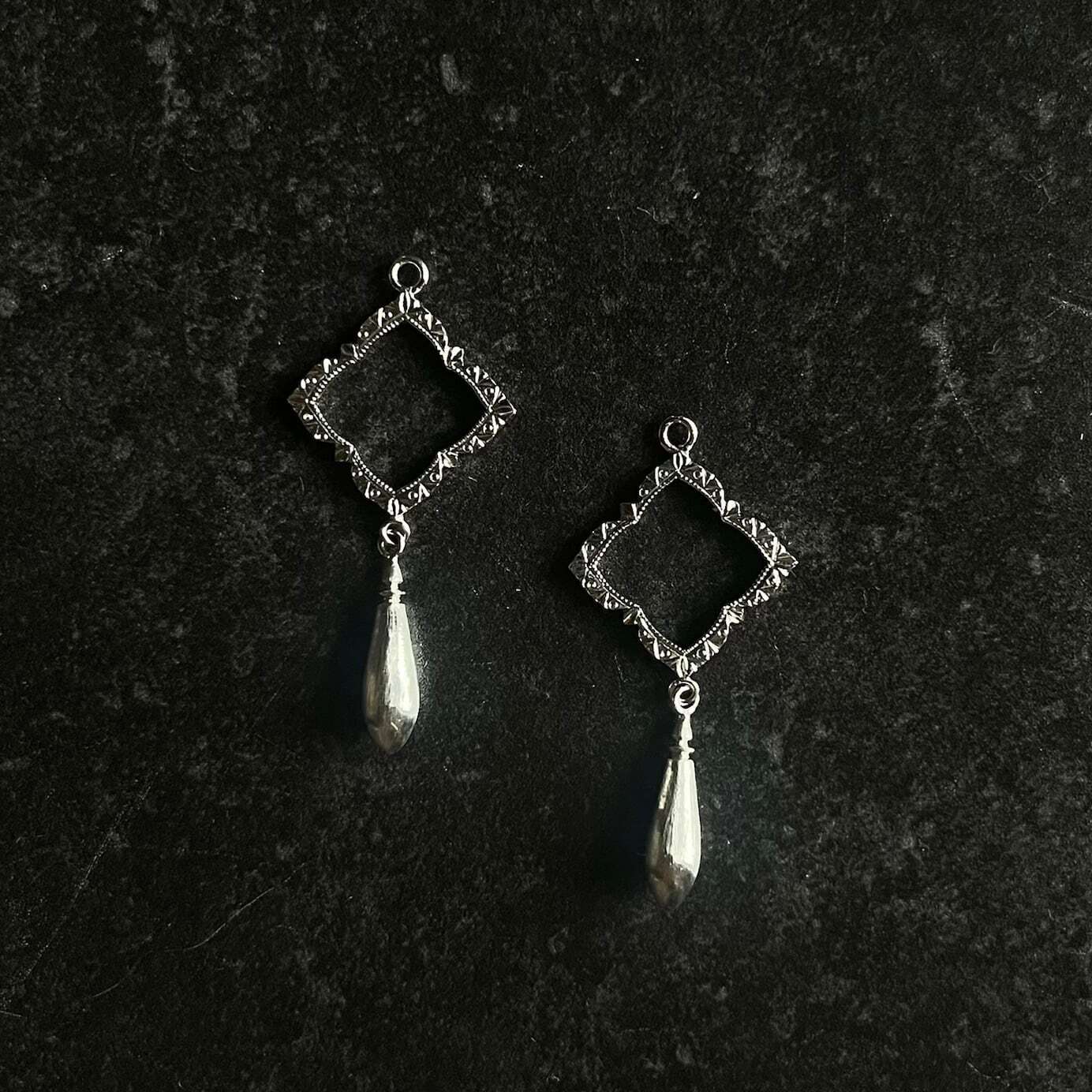 Silver Fiore silhouette 【pierce:earring:charm】一對 1