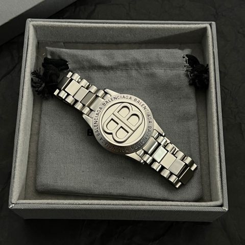 tw-11134207-7r98s-lqwrc5n7c0k21d