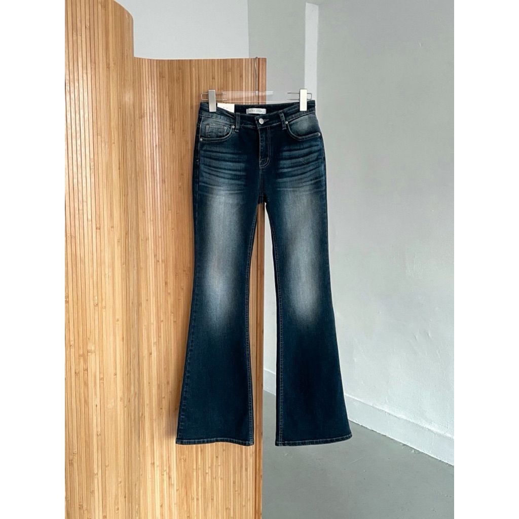 tw-11134207-820ld-mn5owtcurksg2d