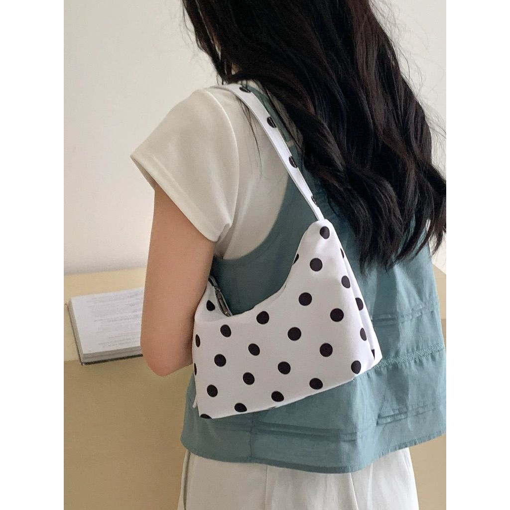 tw-11134207-7ra0i-mbw9k8obzep6ee