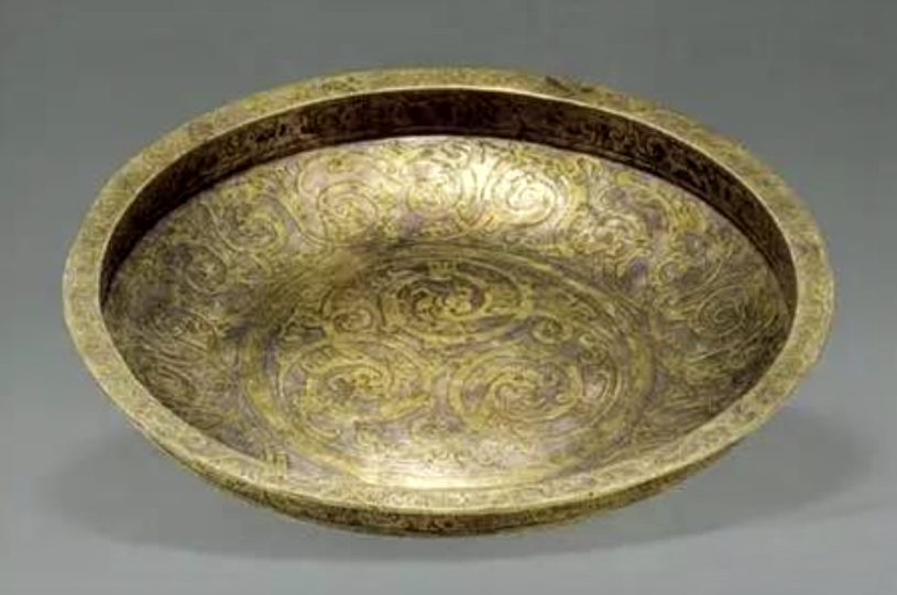 鎏金刻花銀盤
