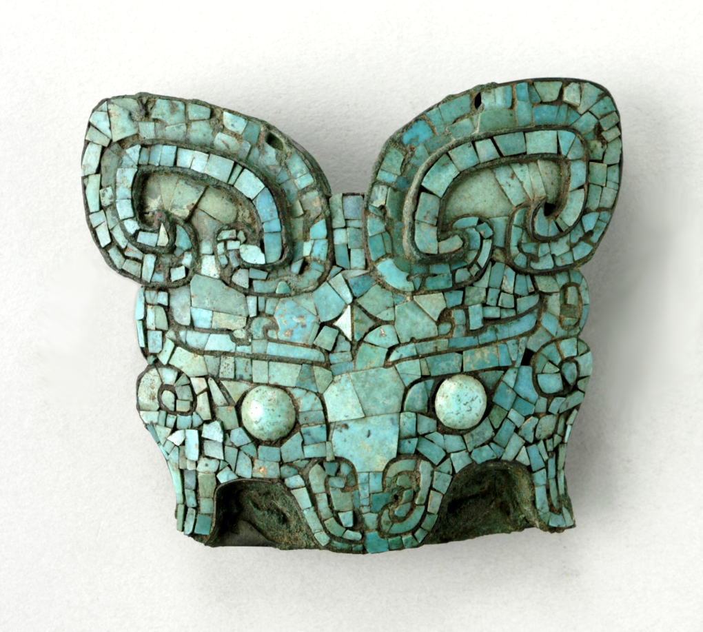 殷墟馬冠飾正面