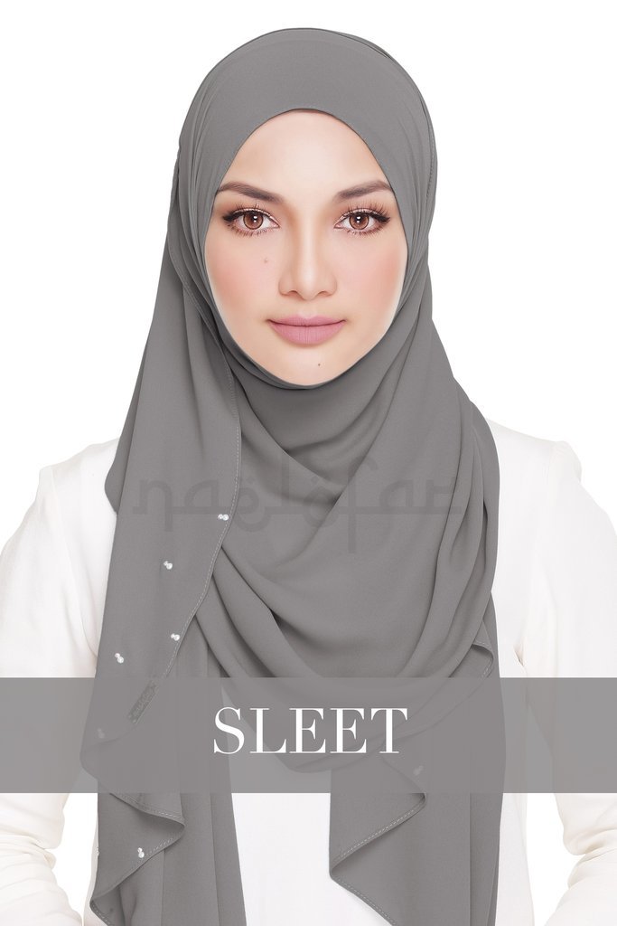 Lady_Warda_-_Sleet_d2693e7b-cb2e-44eb-9c57-44e89755da09_1024x1024.jpg