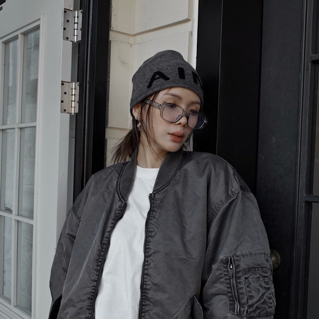 tw-11134207-81ztf-mhkitn2u1mv9ba