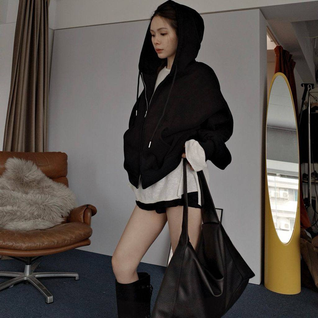 tw-11134207-81ztd-mj8itbz42zgld1