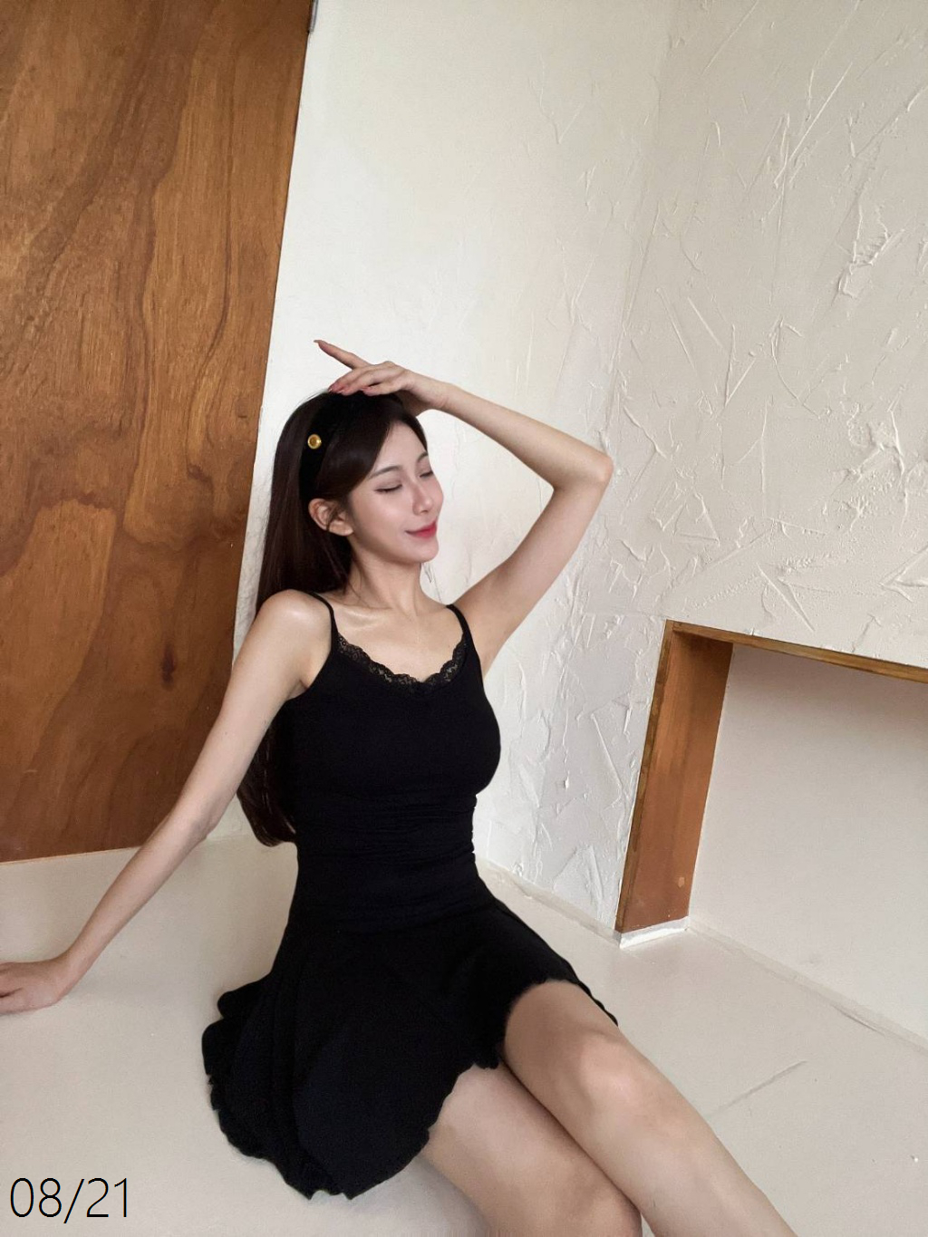 2727蕾絲造型短洋裝〈有胸墊〉