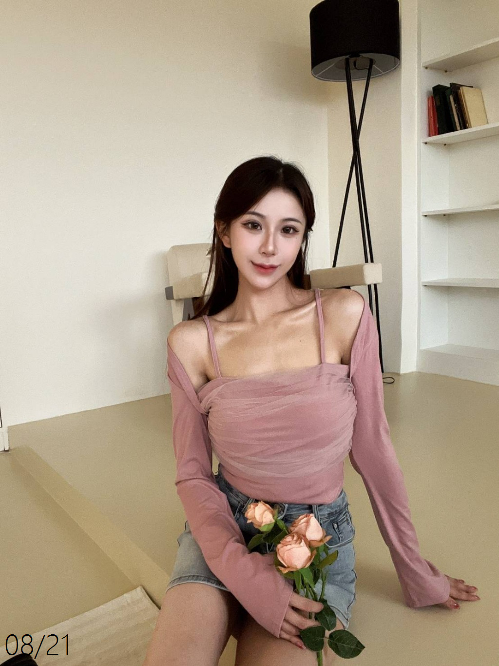 5306質感網紗下斜切造型上衣