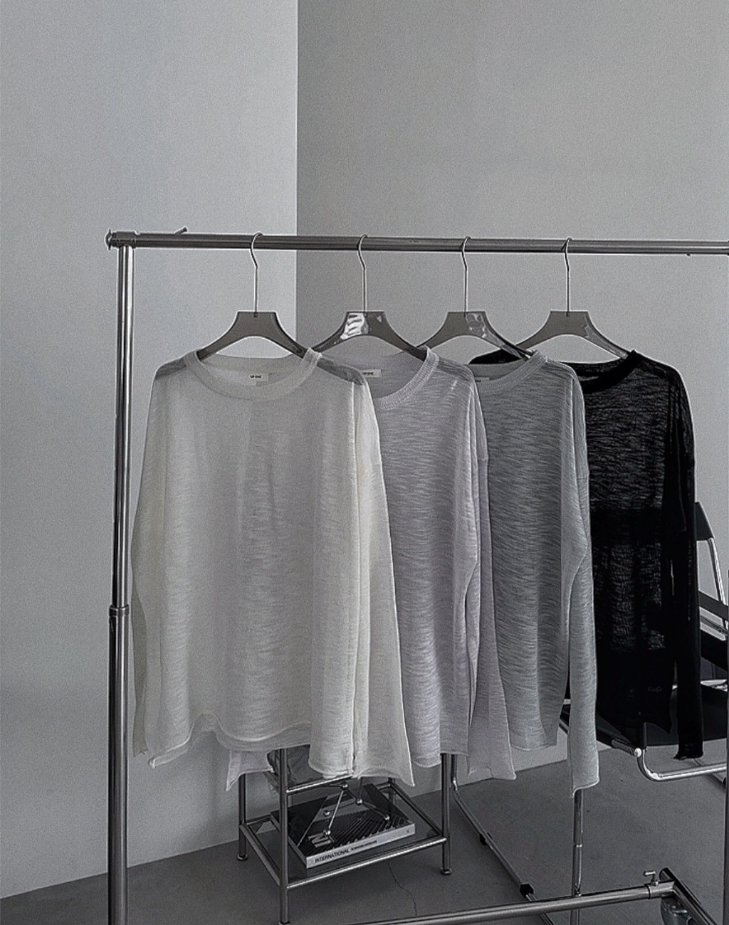 8283061『選品』韓系雲朵壓紋透膚柔感針織T (5)