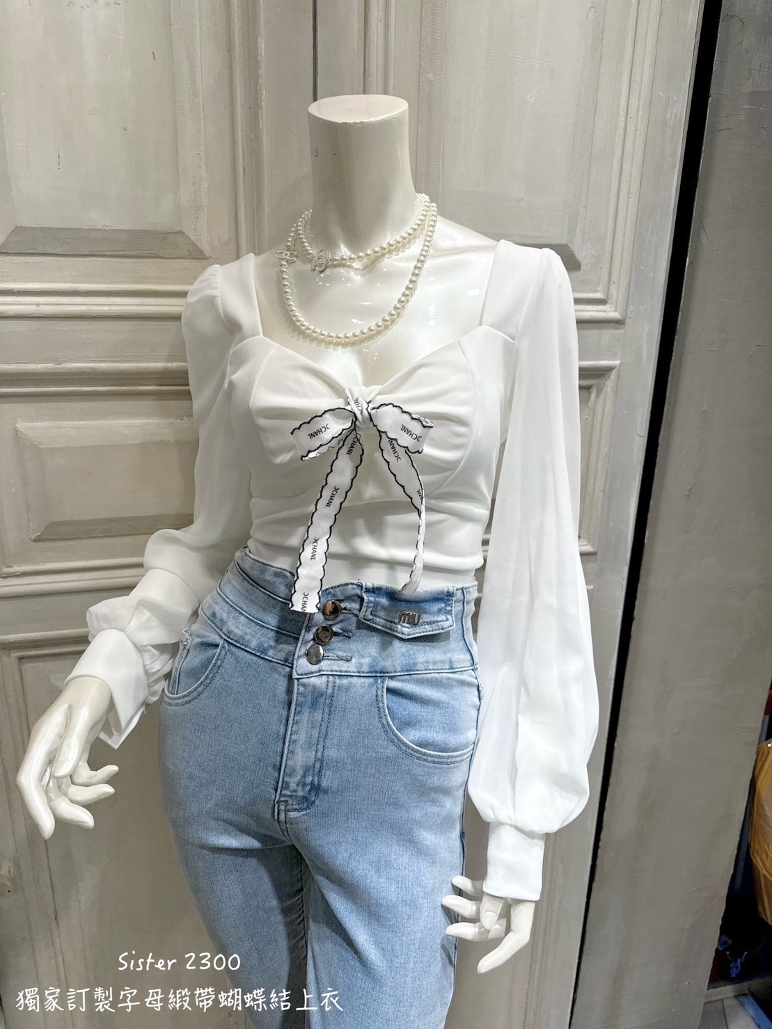 2300獨家英文緞帶蝴蝶結上衣 (5)