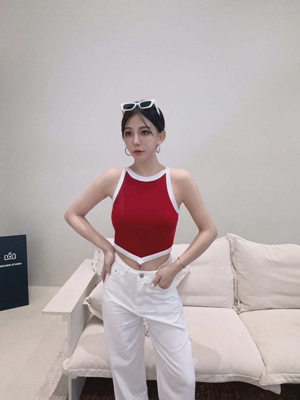 9562訂製款-滾邊V型下擺胸墊背心 (4)