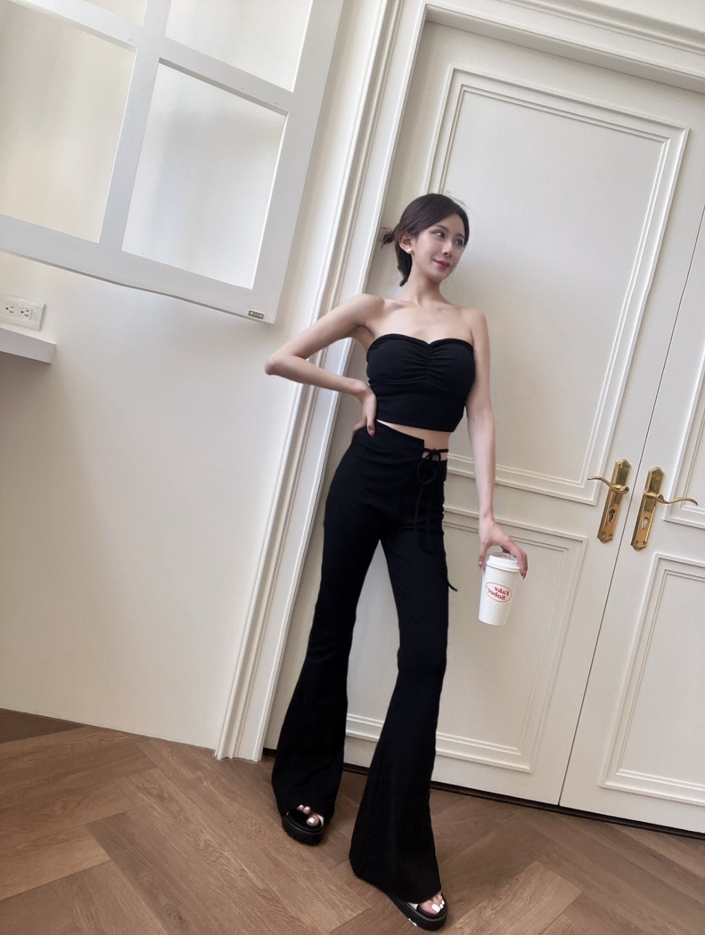 681 桃領抓皺平口背心+側綁帶喇叭褲set (4)