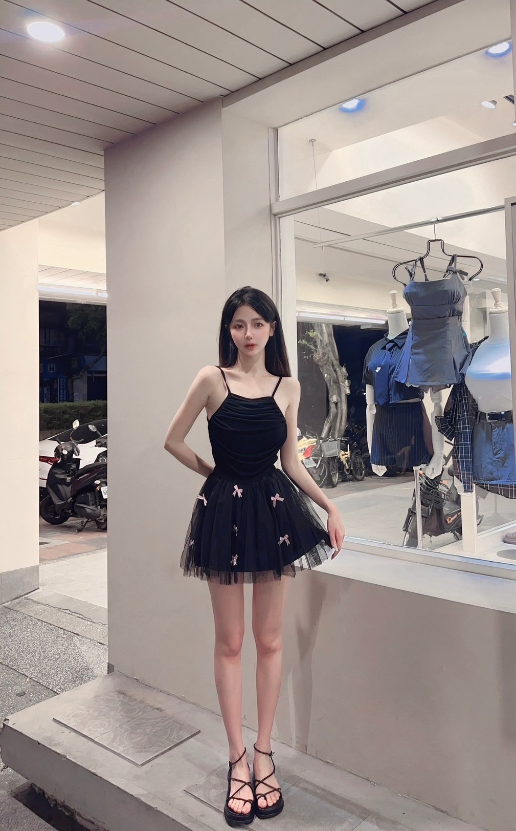 8805法式高级感蝴蝶結设计抹胸蓬蓬裙兩件式 (2)