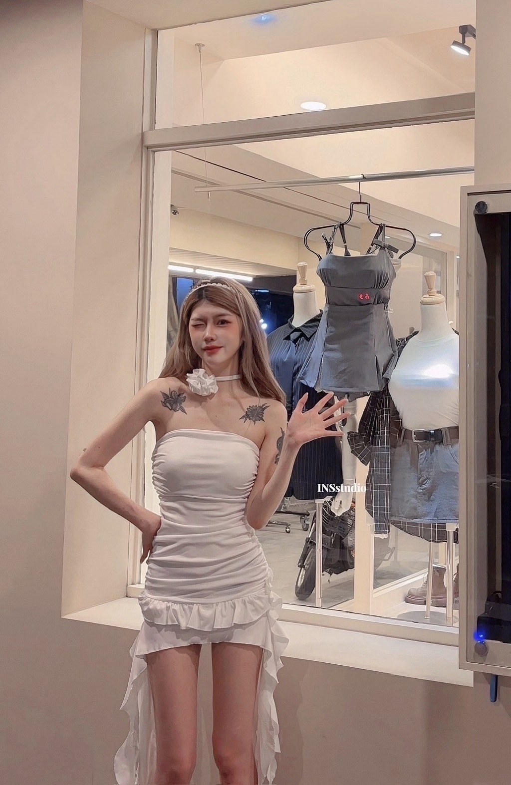 8803【madein🇻🇳沙漠玫瑰】甜辣高級，不规则设计感網紗收腰显瘦包臀裙 (4)