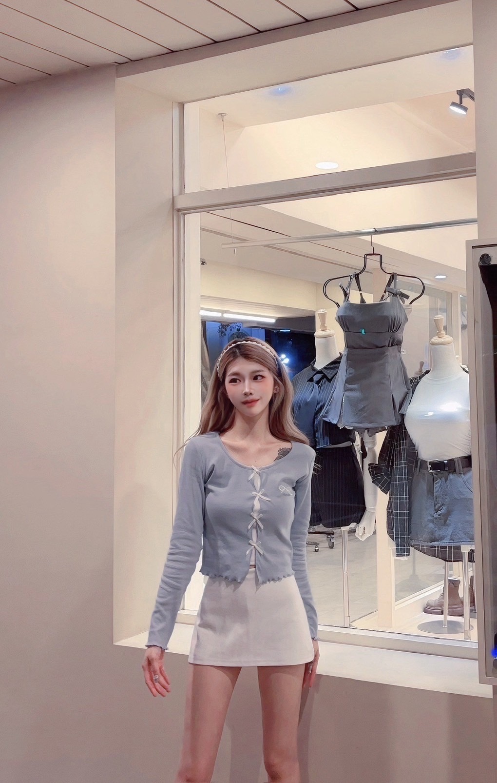 9656【甜妹日常】法式鏤空甜美蝴蝶结刺繡长袖上衣 (4)