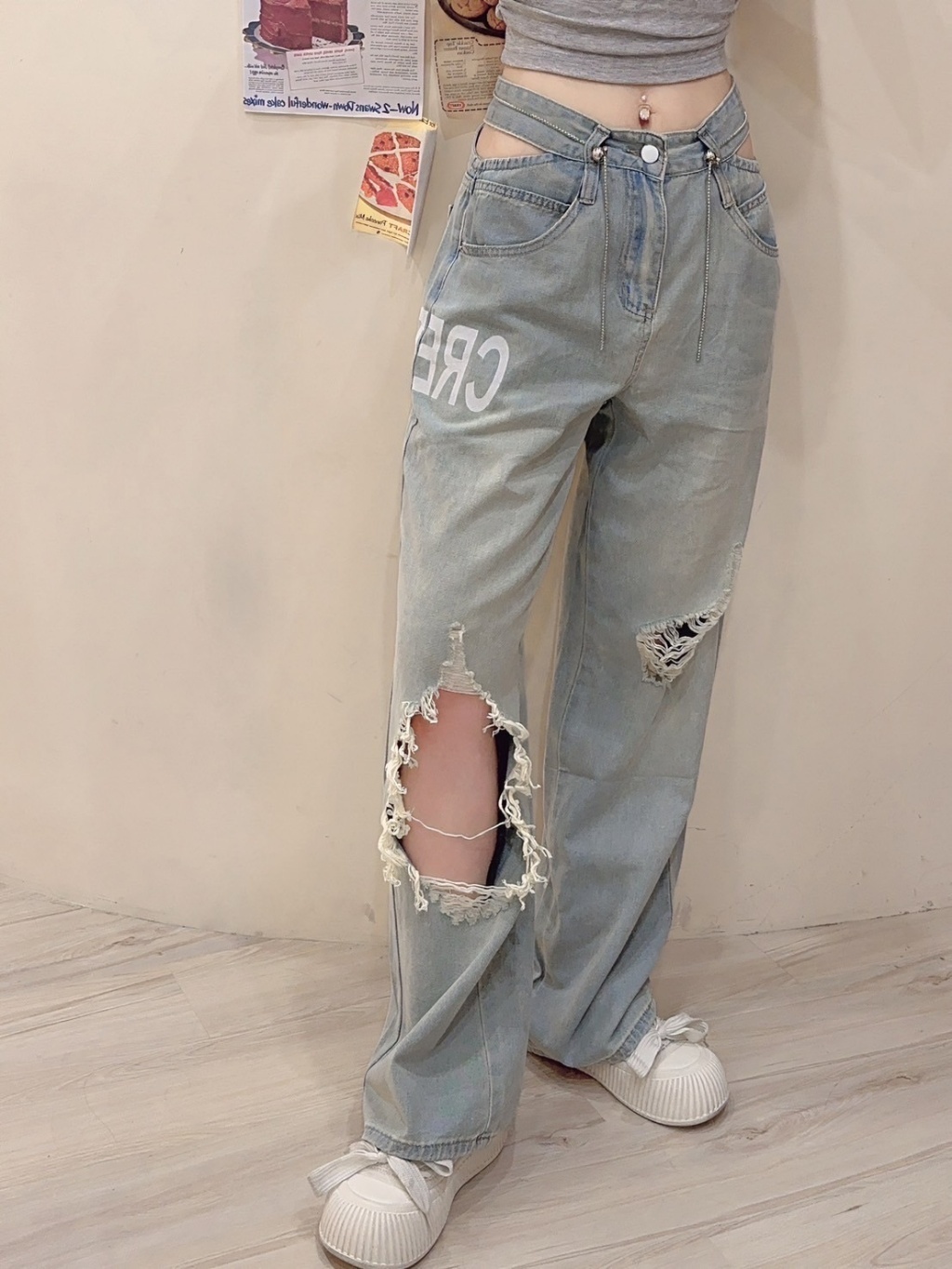 608【美式酷颯】爆款登入！腰镂空破洞高腰宽松阔腿牛仔褲 (4)