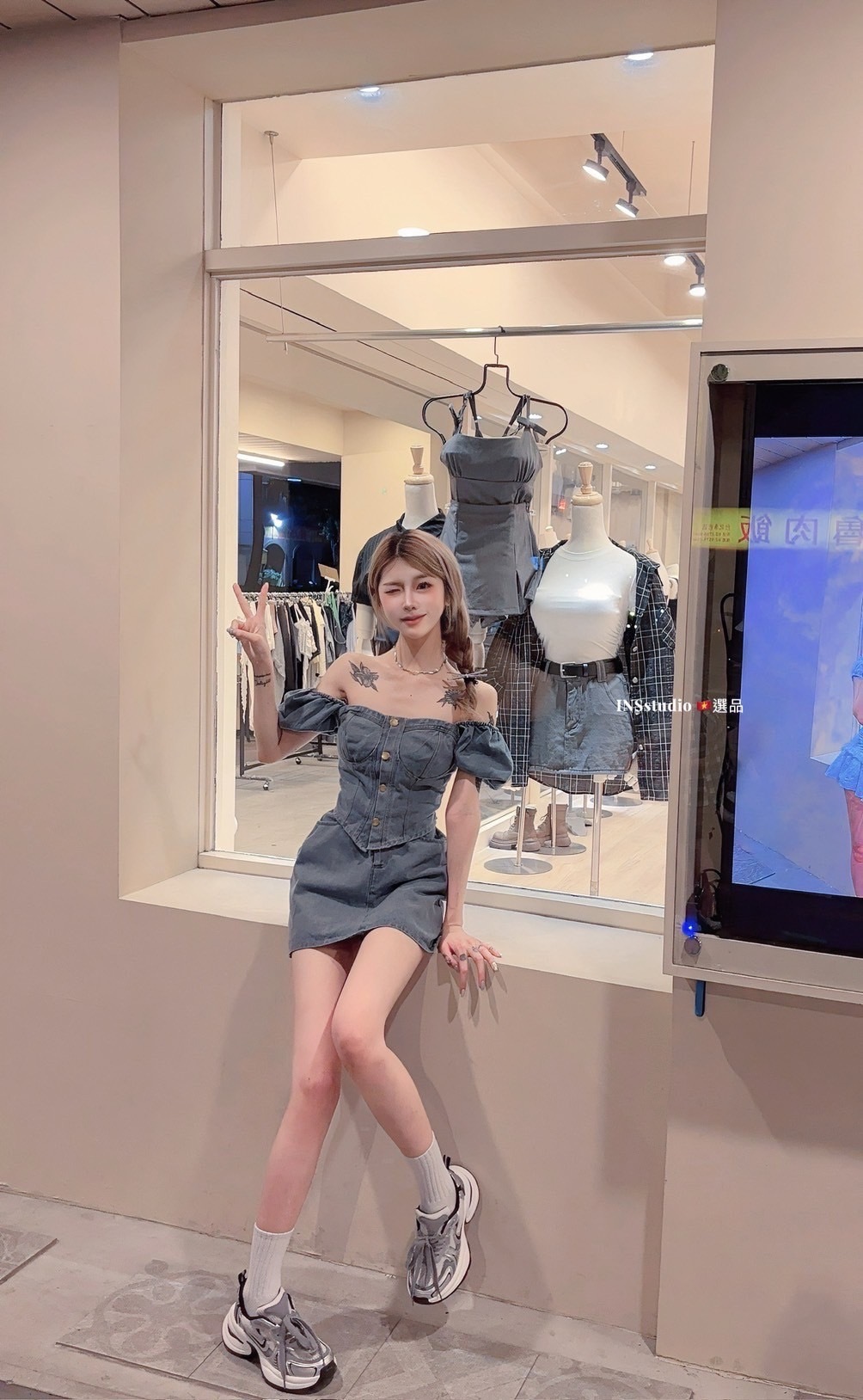 8801【madein🇻🇳南法假期】吸睛牛仔泡泡袖裹胸上衣+高腰显瘦短裙SET (4)