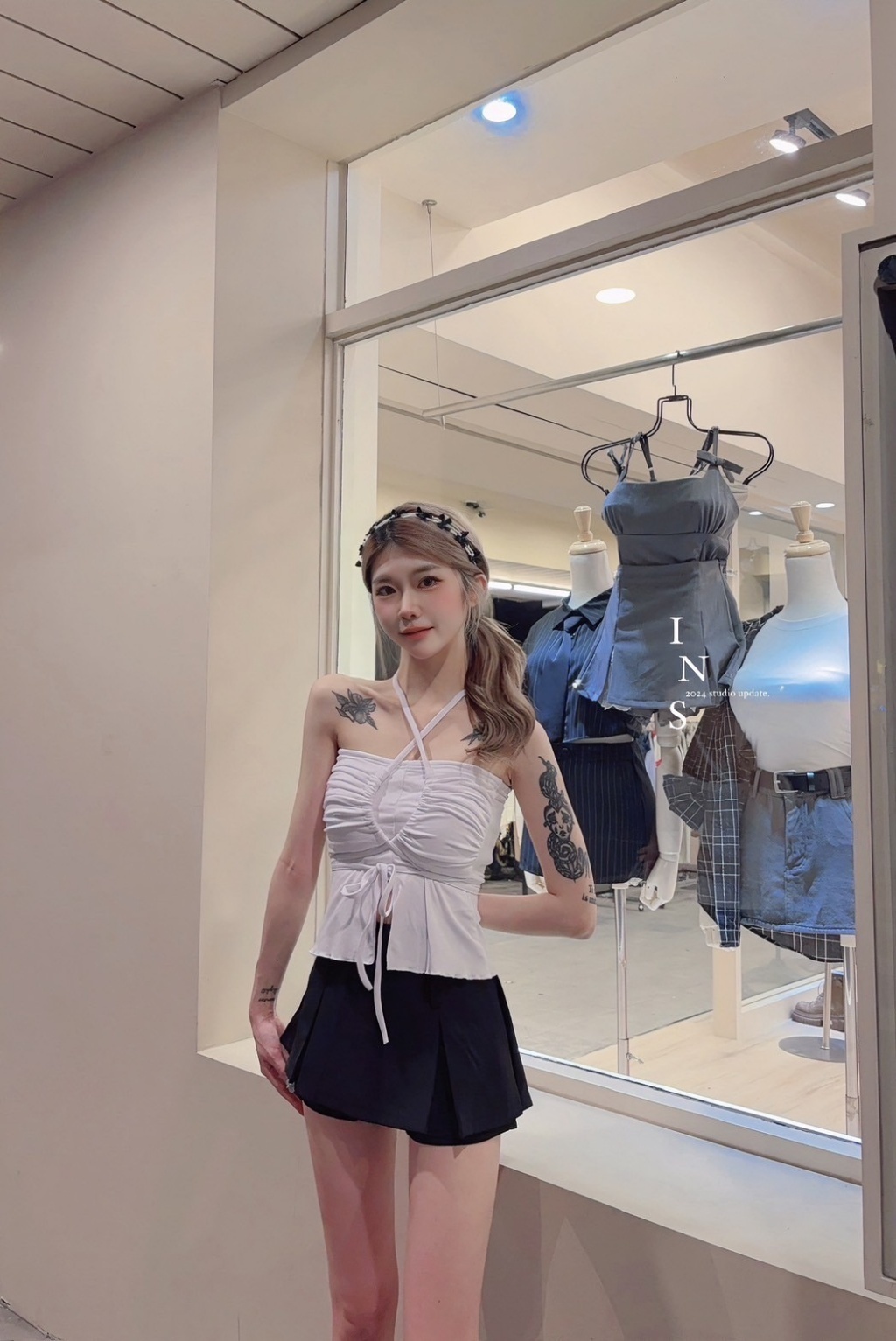 1339【獨家！小眾設計感】獨家爆版！帶胸墊韓國假兩件抽繩掛脖背心 (2)