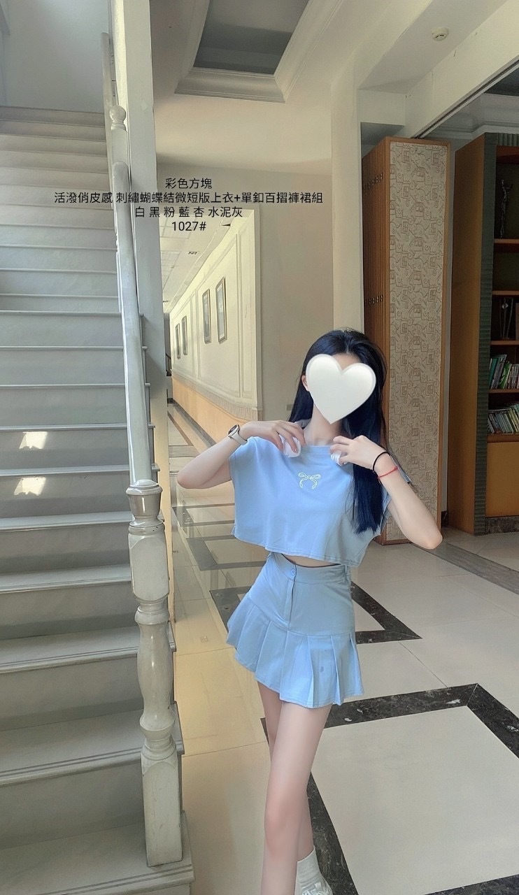 1027活潑俏皮感刺繡蝴蝶結微短版上衣+單釦百招褲裙裙組