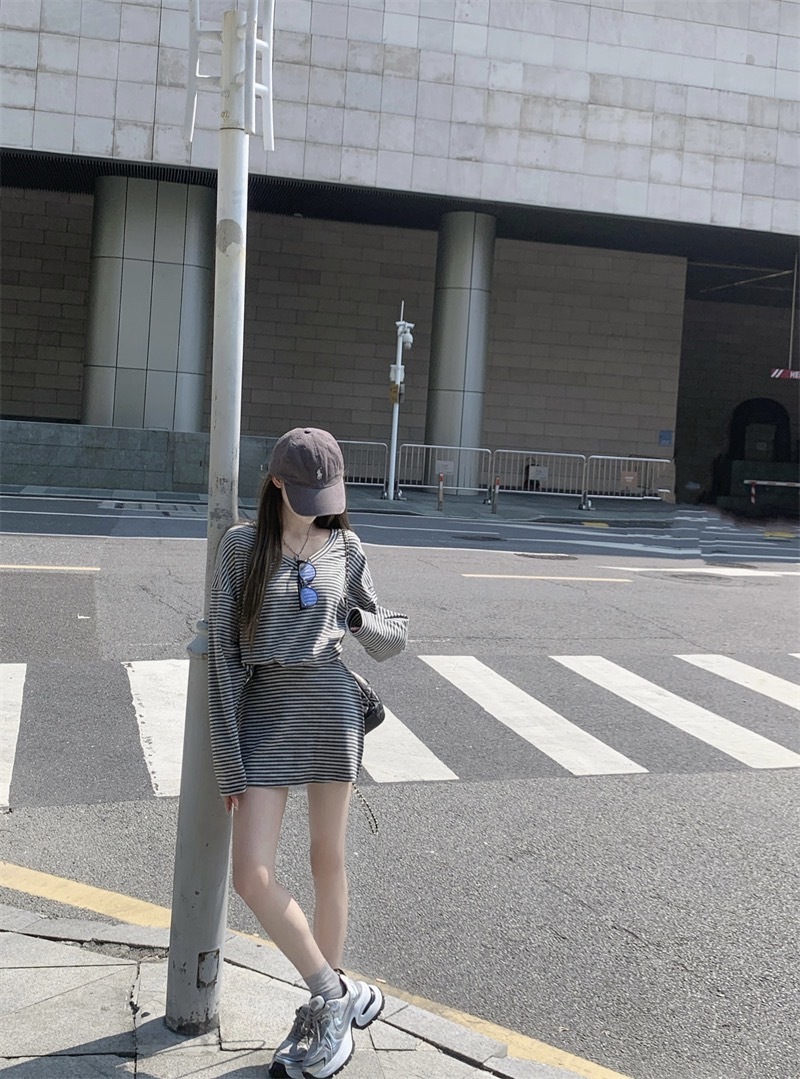 2380V领條紋開衩短裙套装 (8)