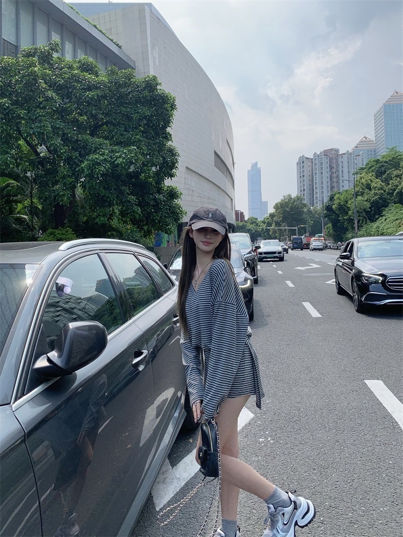 2380V领條紋開衩短裙套装 (6)