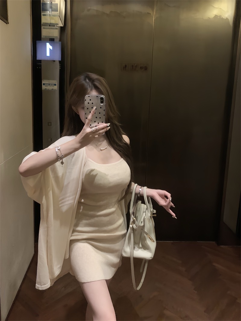 8398 慵懒天花板 針織披肩吊帶显瘦连衣裙套装 (4)