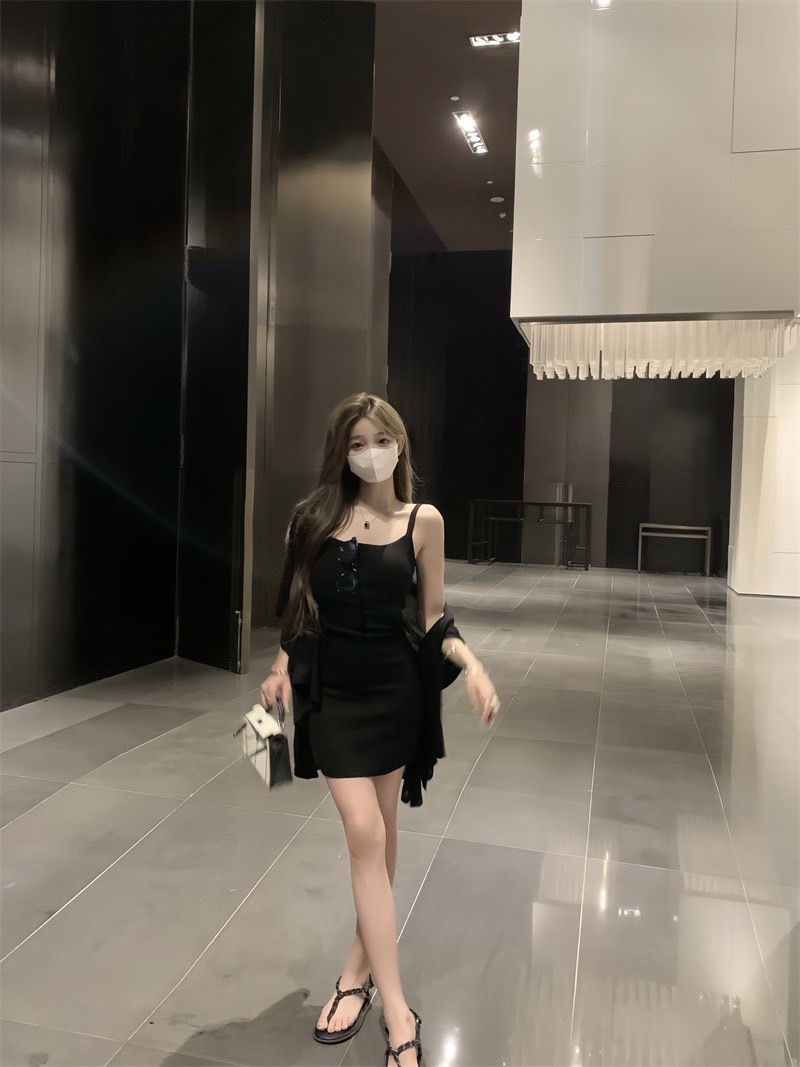 8398 慵懒天花板 針織披肩吊帶显瘦连衣裙套装