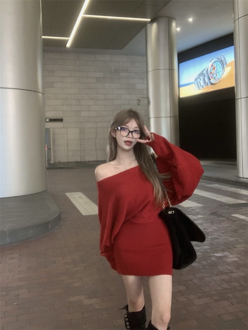 2378不规则斜肩一字领毛衣收腰连衣裙