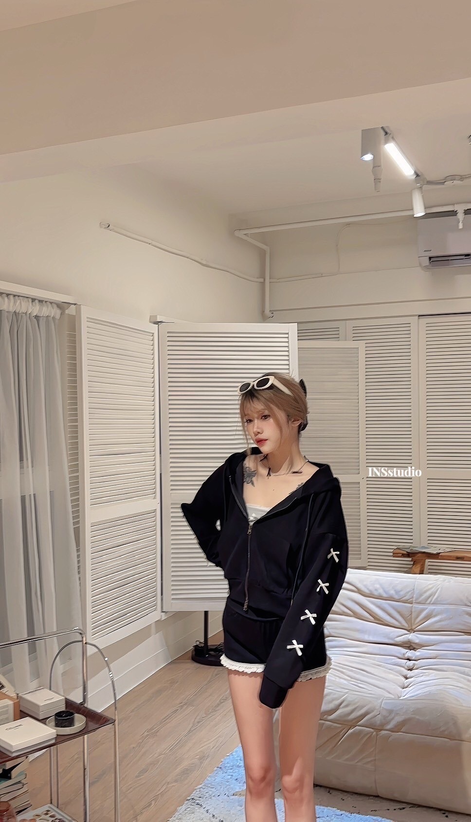 7017【韓女氛圍】小众设计蝴蝶结袖连帽插兜拉链外套 (5)