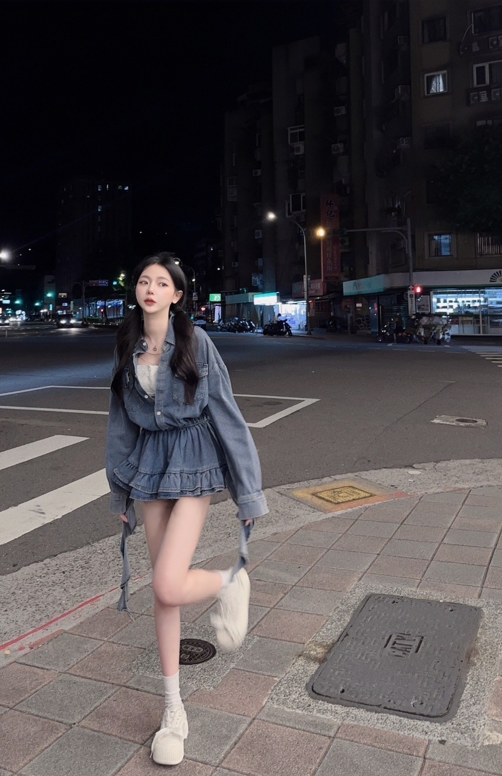 0720【港風復古】辣妹牛仔衬长袖不规则收腰蛋糕连衣裙.