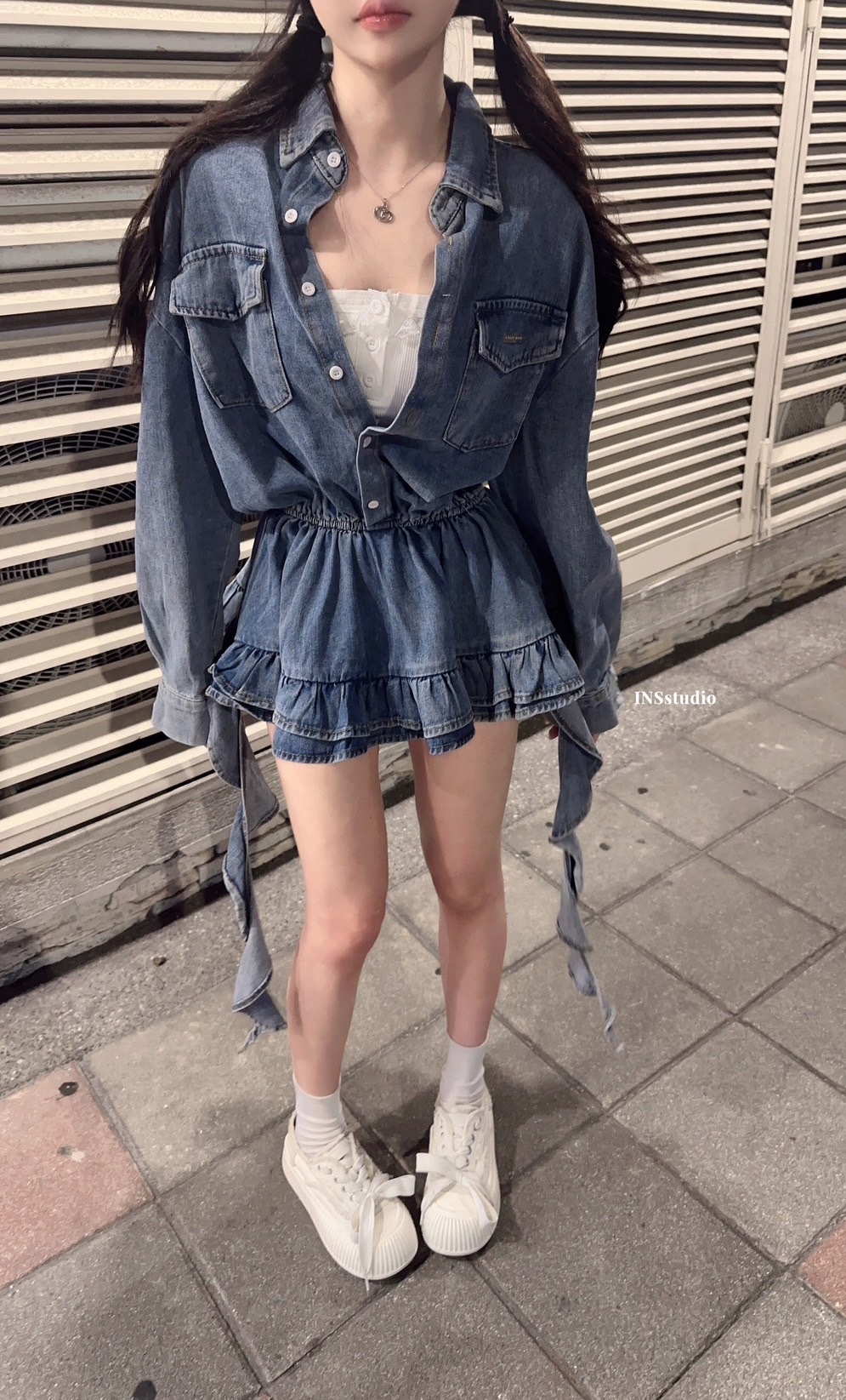 0720【港風復古】辣妹牛仔衬长袖不规则收腰蛋糕连衣裙 (2)