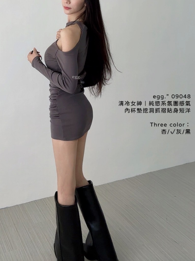 09048清冷女神｜純慾系氛圍感氣內杯墊挖洞抓褶貼身短洋 (4)