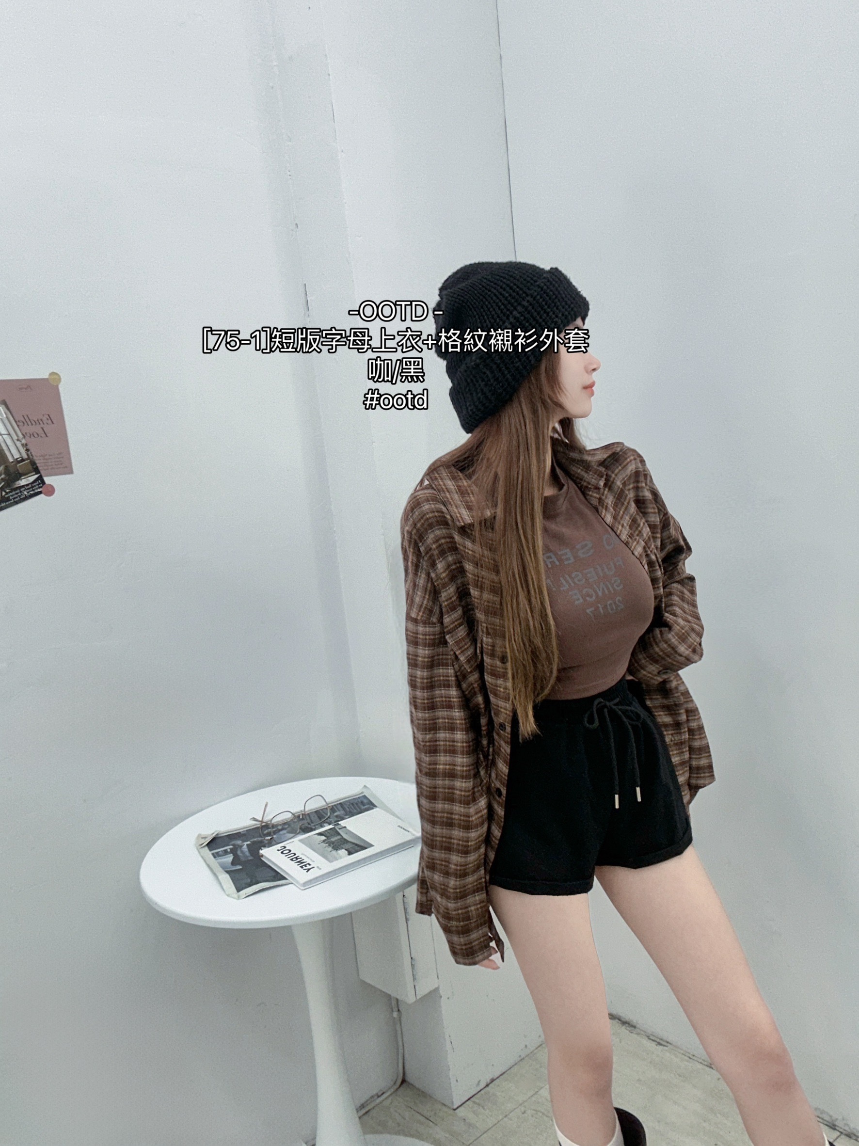 [75-1]短版字母上衣+格紋襯衫外套 (3)