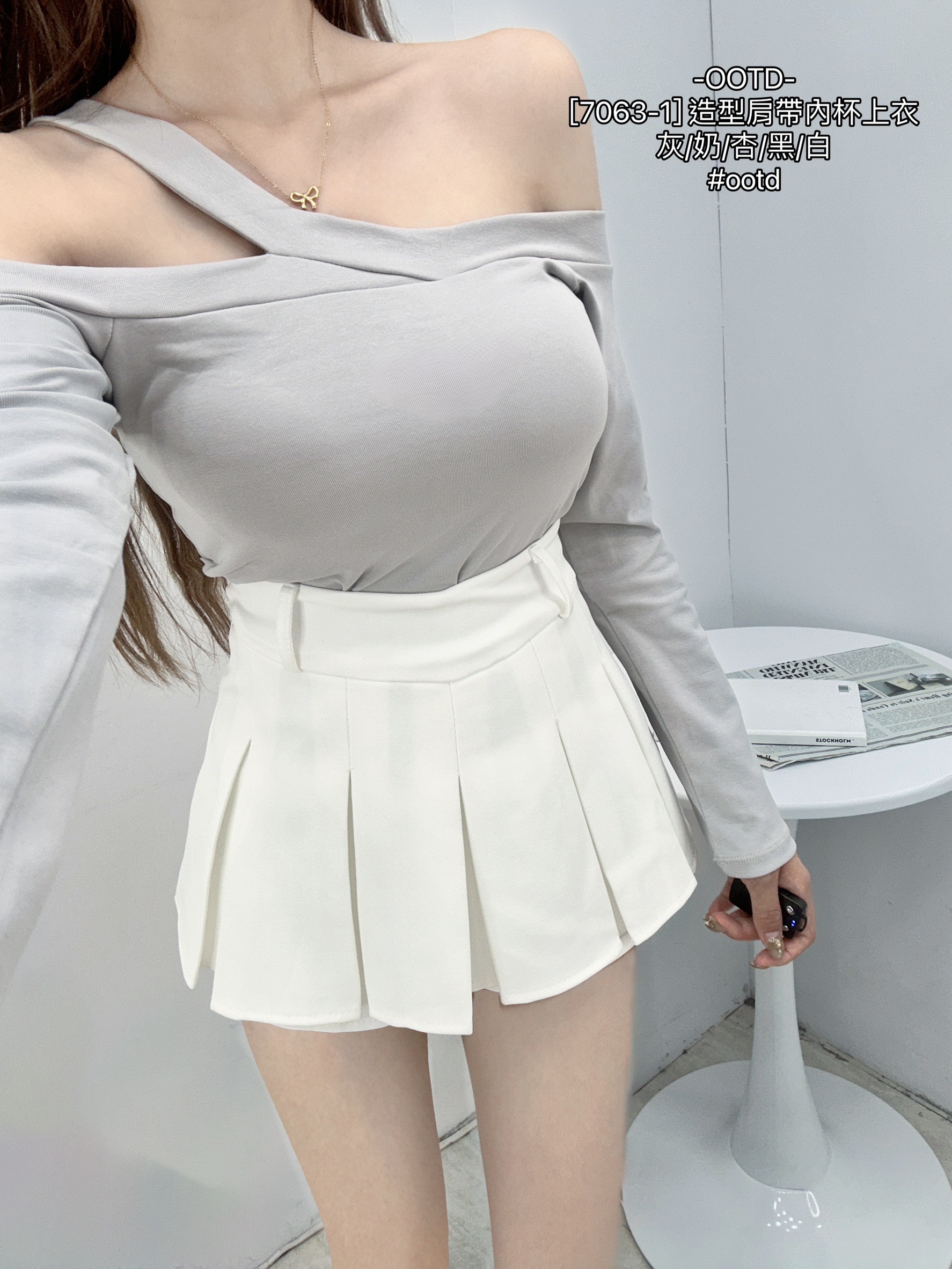 [7063-1] 造型肩帶內杯上衣 (6)