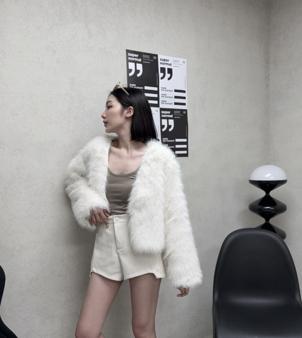 1030699『選品』奢華高質感毛毛短版外套 (2)