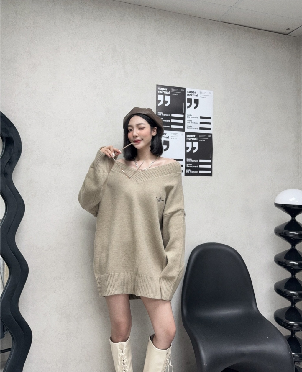 10302752『選品』學院風字母刺繡v領針織衣 (4)