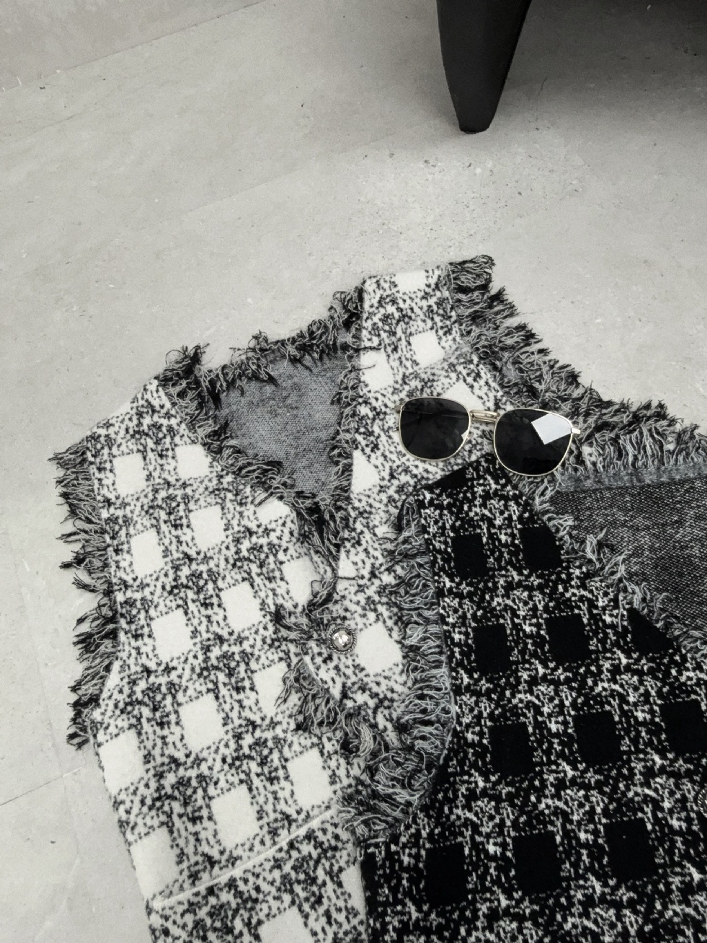 10306203『選品』高質感格紋小香貂毛抽鬚背心