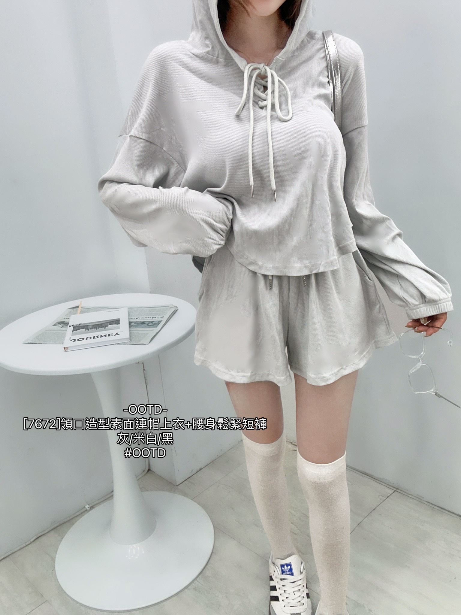 [7672]領口造型素面連帽上衣+腰身鬆緊短褲 (4)