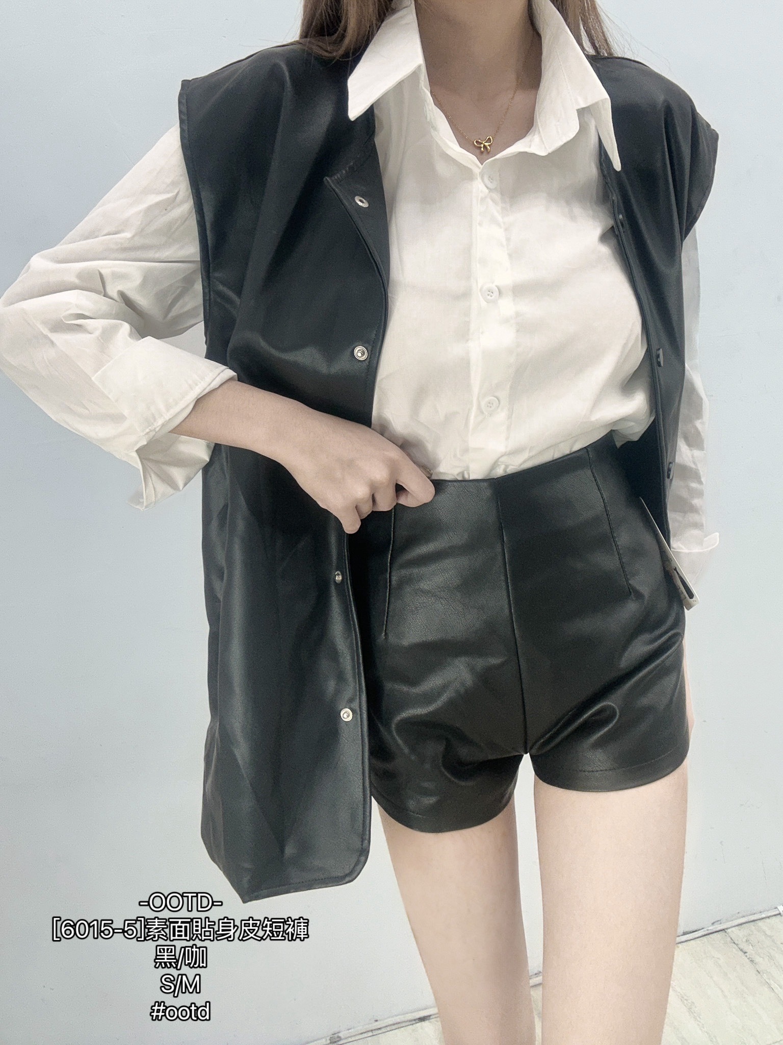 [6015-5]素面貼身皮短褲 (4)