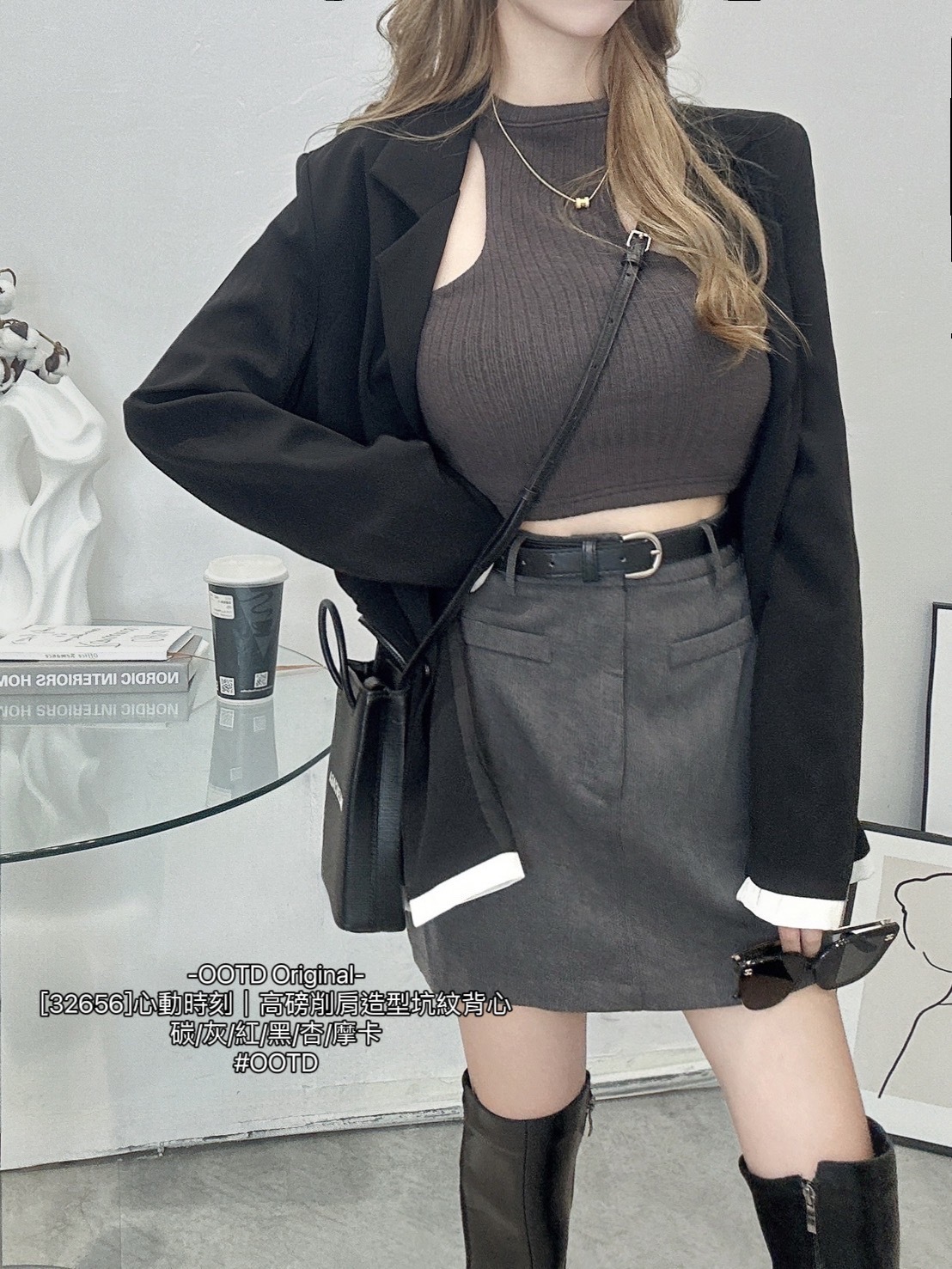 [32656]心動時刻｜高磅削肩造型坑紋背心 (9)