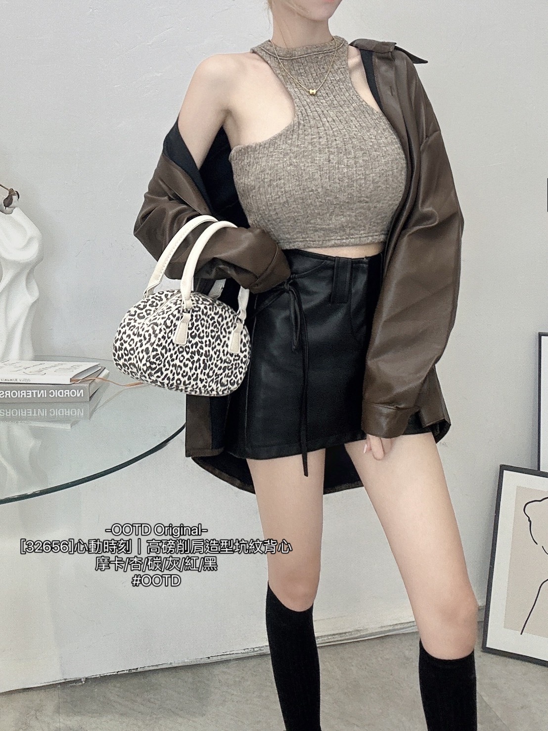 [32656]心動時刻｜高磅削肩造型坑紋背心 (4)